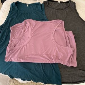 Women’s workout tops